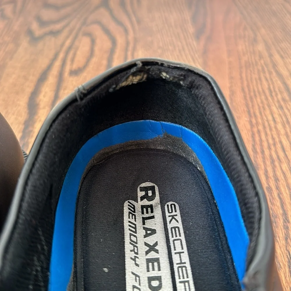 Men’s sketchers memory foam relaxed fit size  7.5 work loafers.  Slip resistant